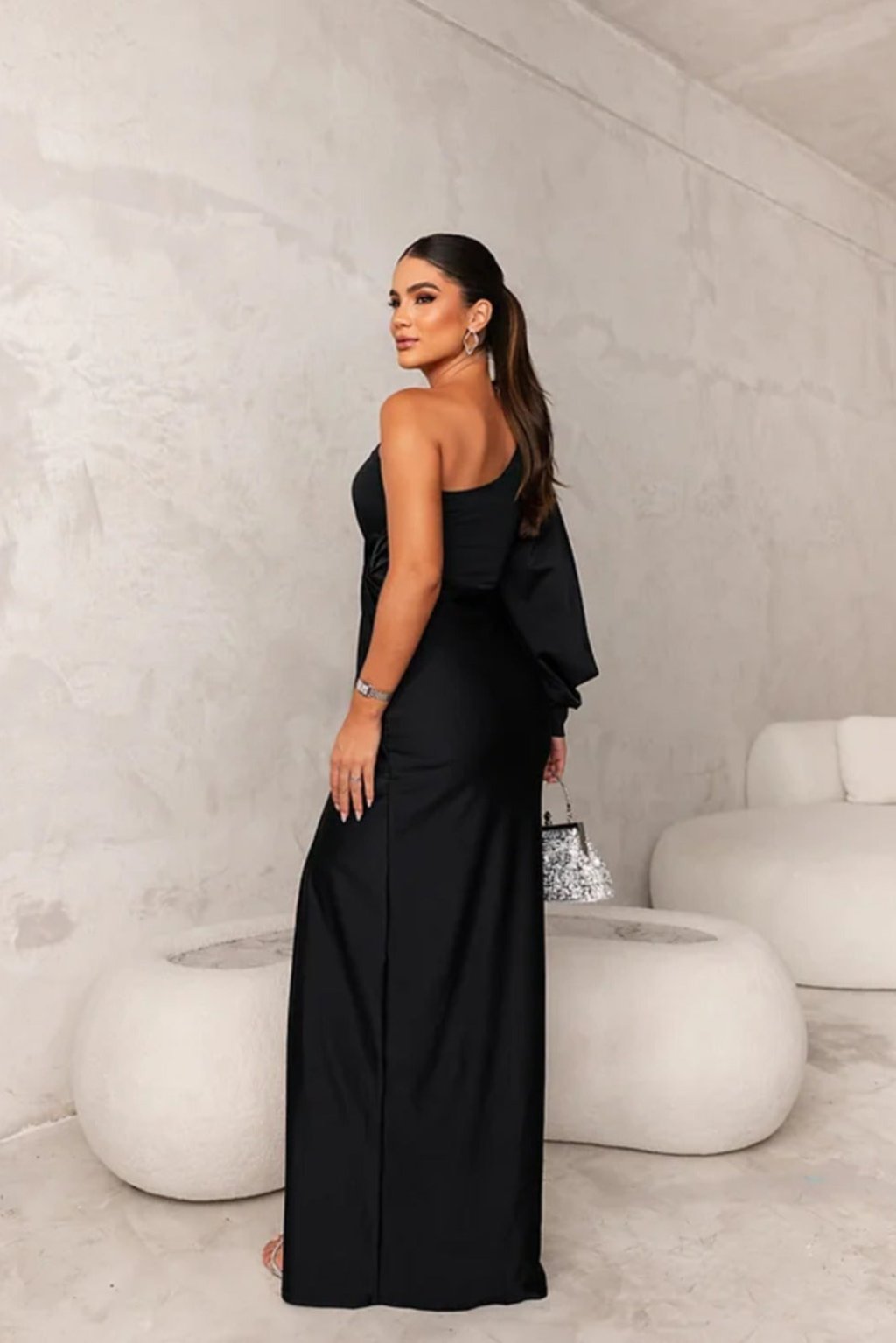 Vestido Satinado Una Manga Isidora™