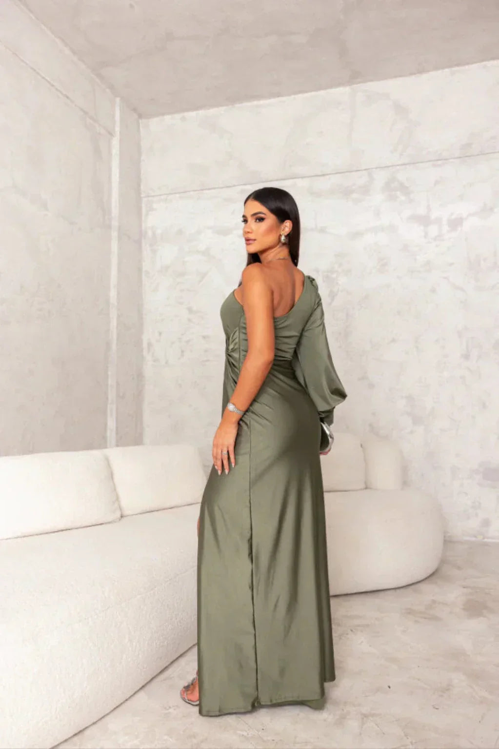 Vestido Satinado Una Manga Isidora™