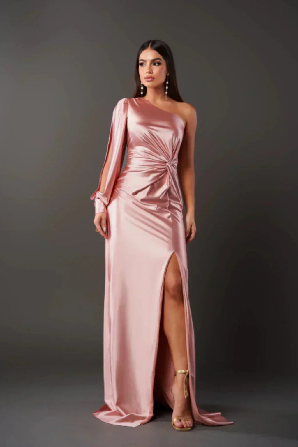 Vestido Satinado Una Manga Isidora™