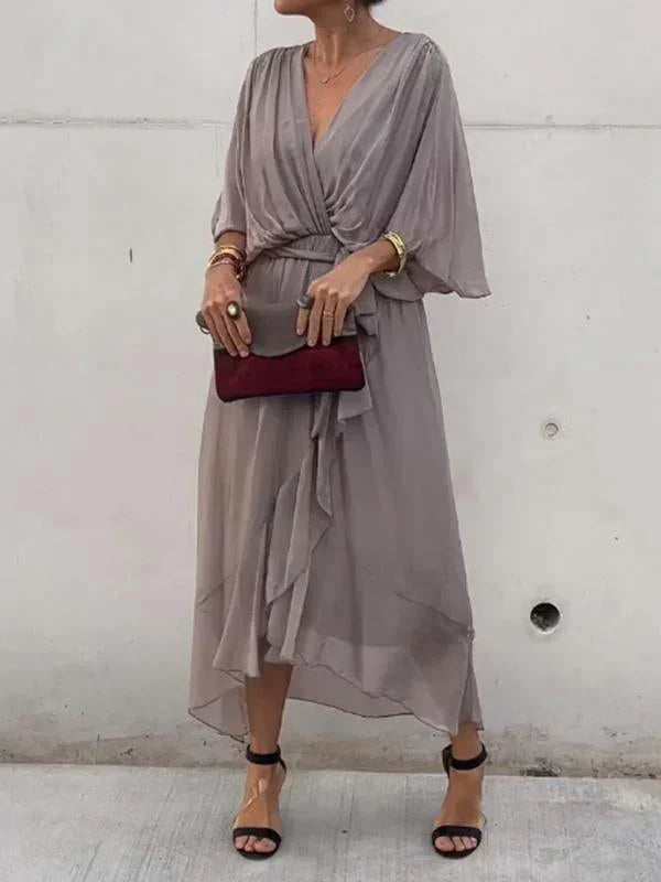 Renata™ Vestido de Gasa Escote V