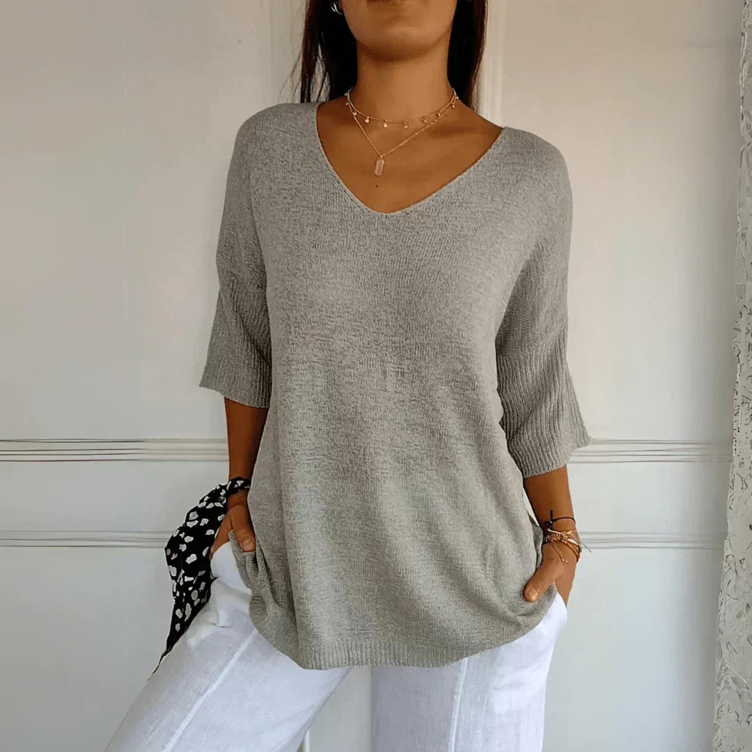 Isidora™ Top Elegante con Cuello en V y Mangas 3/4