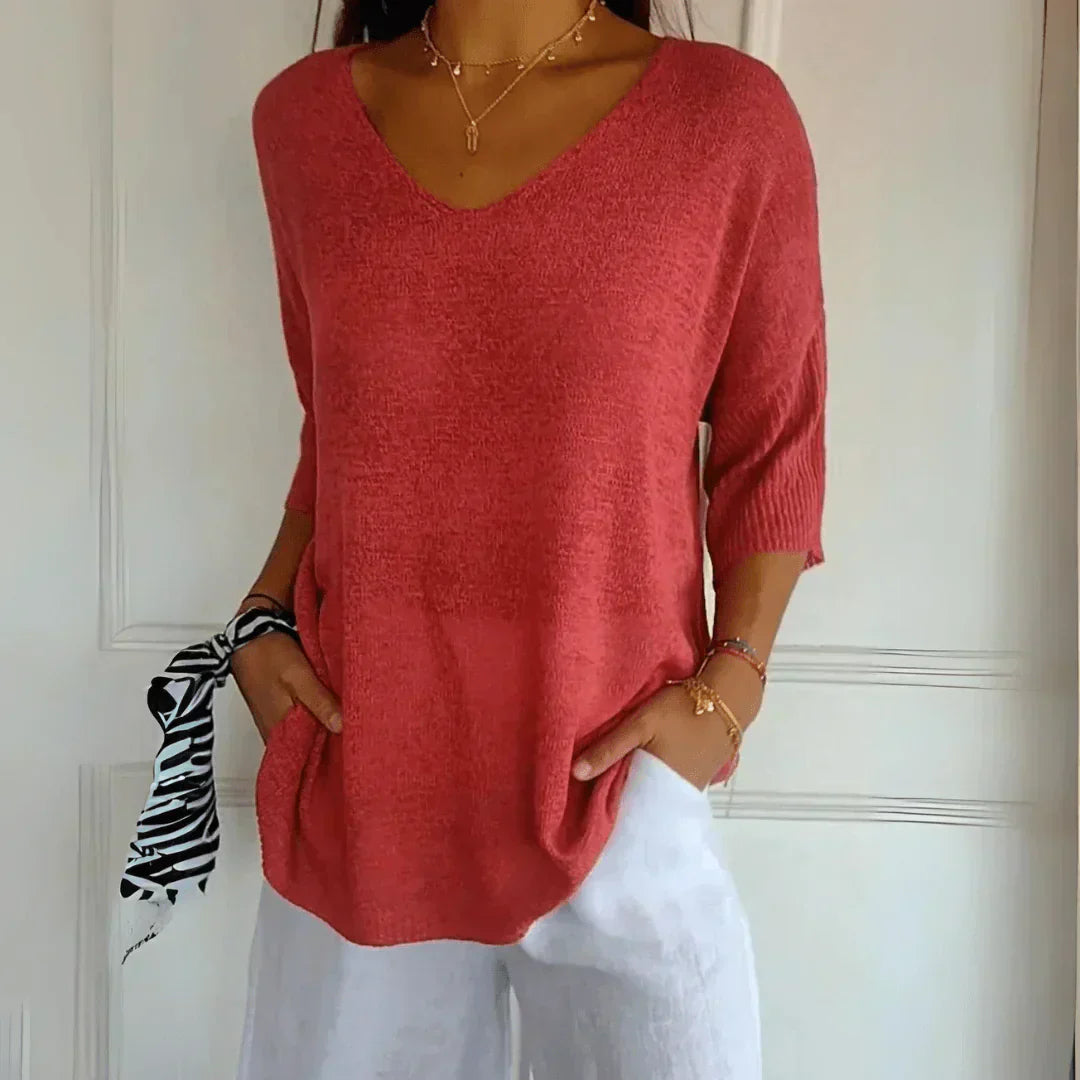 Isidora™ Top Elegante con Cuello en V y Mangas 3/4